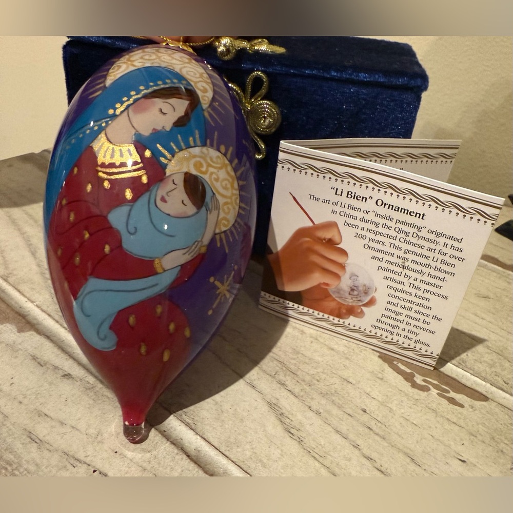 Pier 1 Li Bien Art Glass Christmas Ornament 2012 Edition Mother Mary Jesus Child